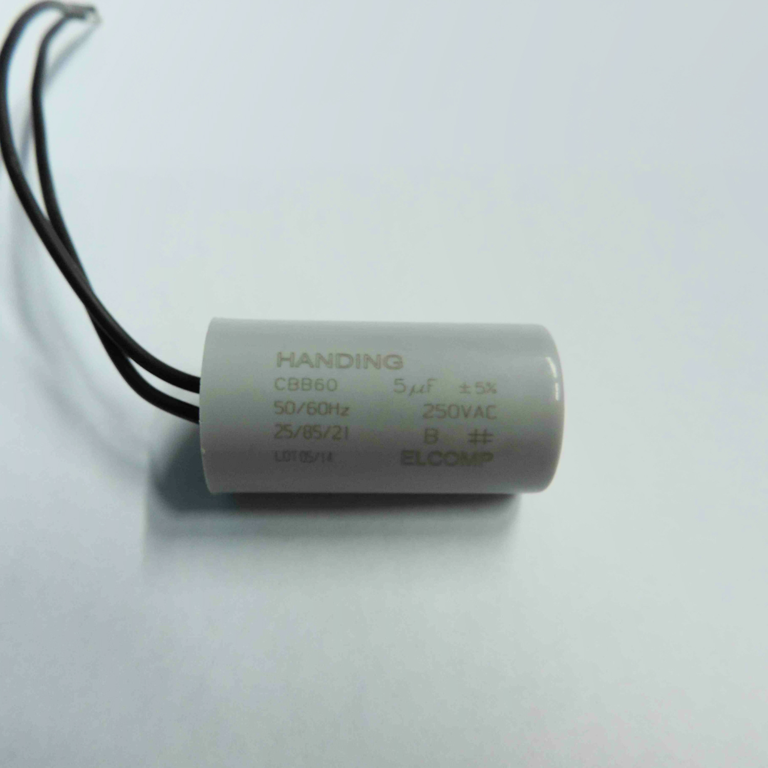 CAPACITOR PERMANENTE (MOTOR) 5UFX250V 5% 25X48 GRANEL (IMPORTADO)